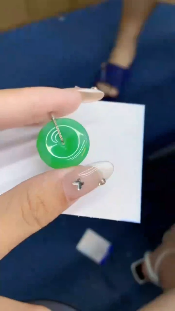 翡翠18K金镶嵌吊坠(不含链)1