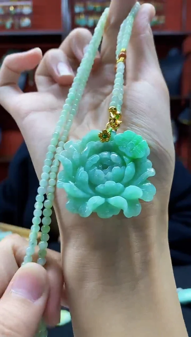 颈饰未镶嵌翡翠吊坠