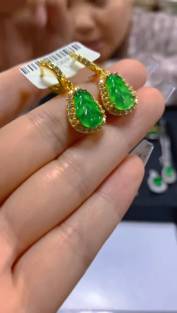 未镶嵌翡翠耳饰多样性发一