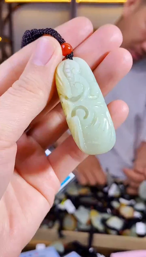 和田玉未镶嵌颈饰1