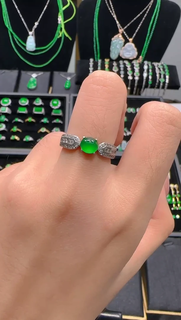 颈饰银S925镶嵌翡翠蛋面戒指