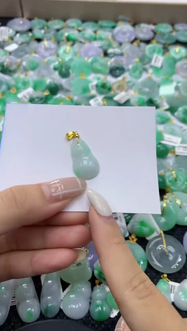 颈饰未镶嵌翡翠天然缅甸翡翠A货