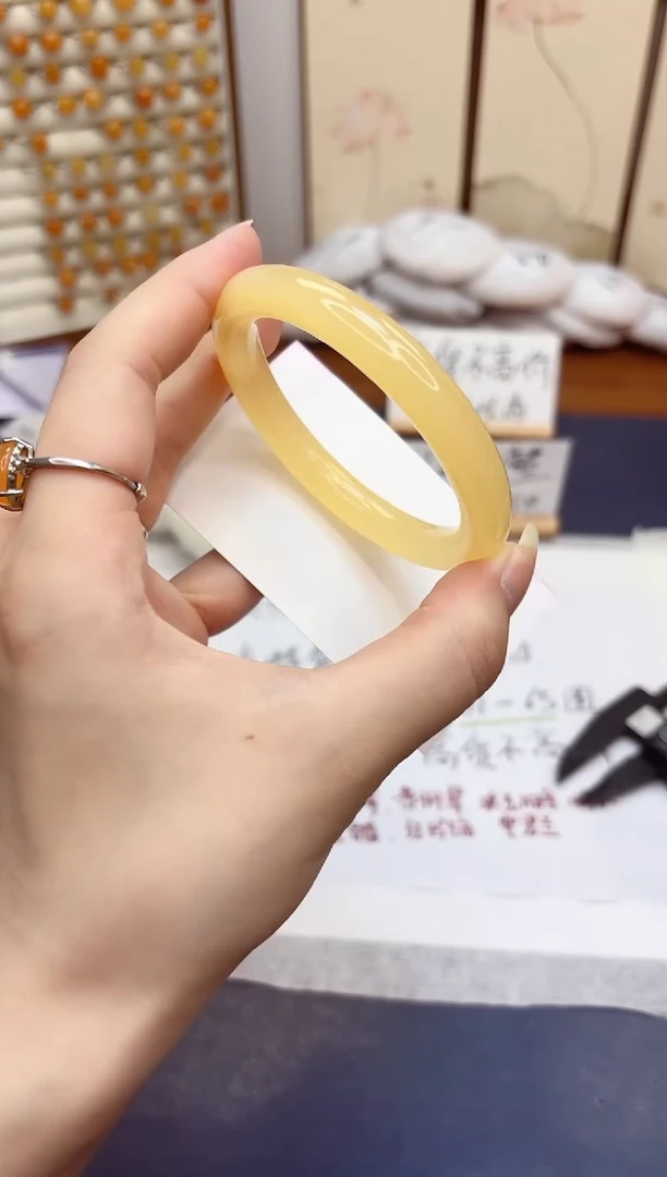 石英质玉手镯未镶嵌137-米黄-圈口56