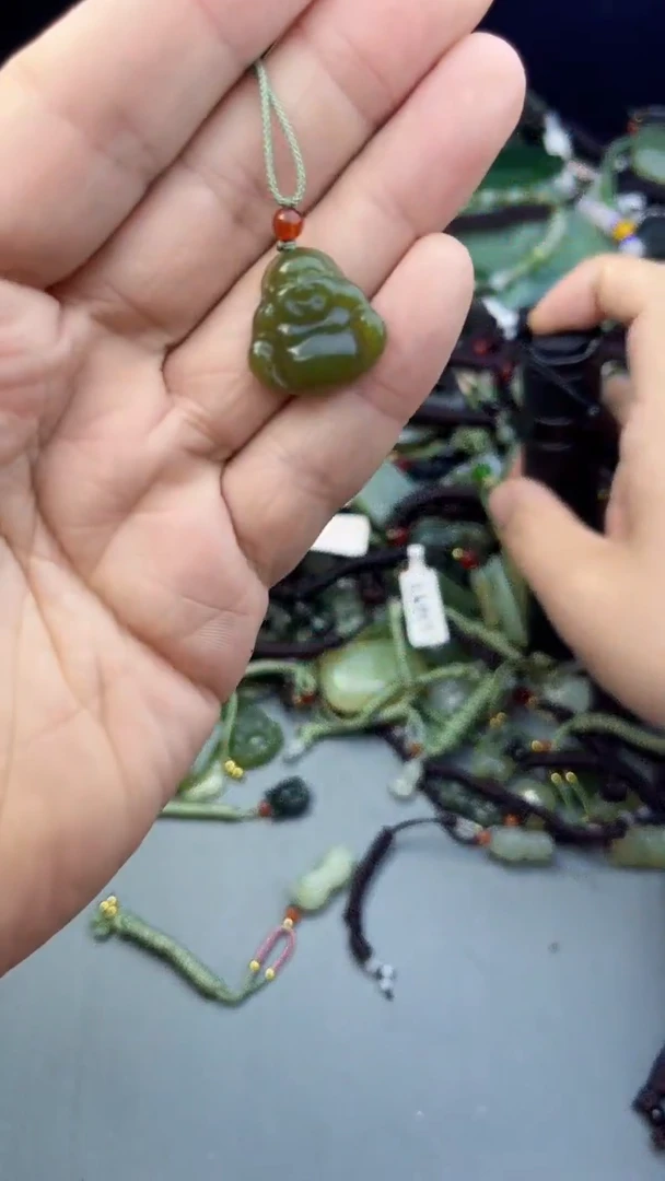 和田玉未镶嵌颈饰多样性发货       拍一发一