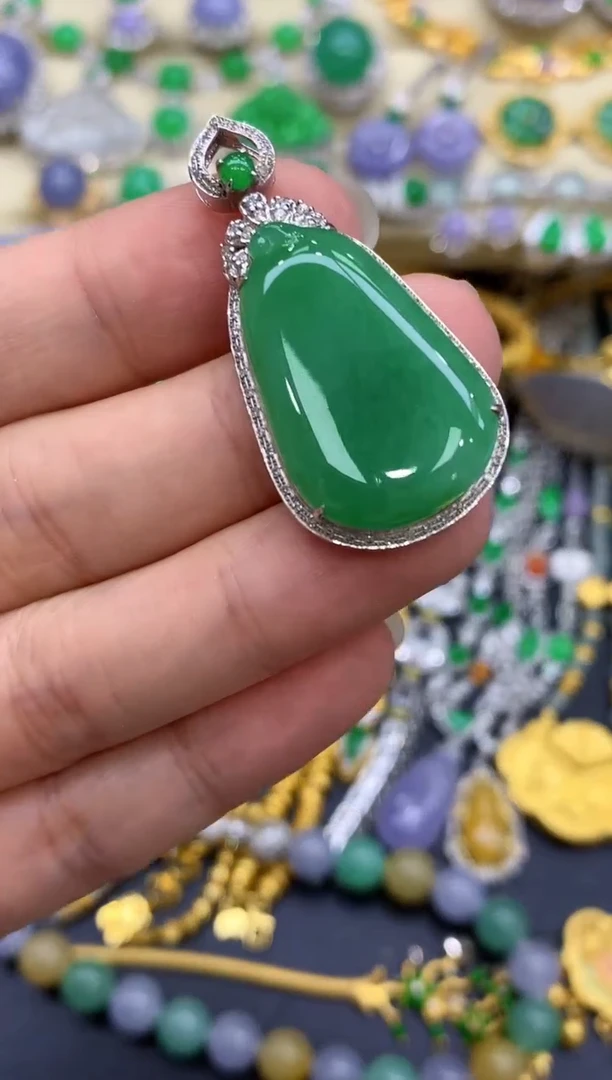 颈饰18K金镶嵌翡翠547-中国好珍宝