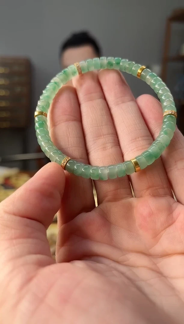 未镶嵌非洲翠石英质玉非洲翠