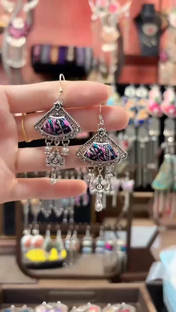 织绣 云织谣民族风精美饰品   210