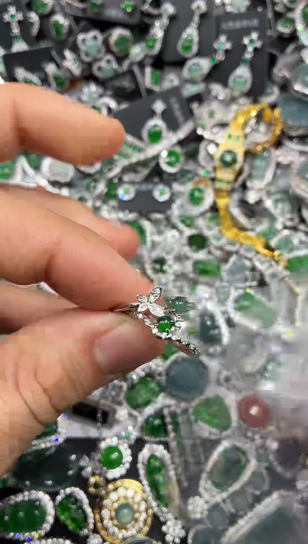 颈饰未镶嵌翡翠D713戒指