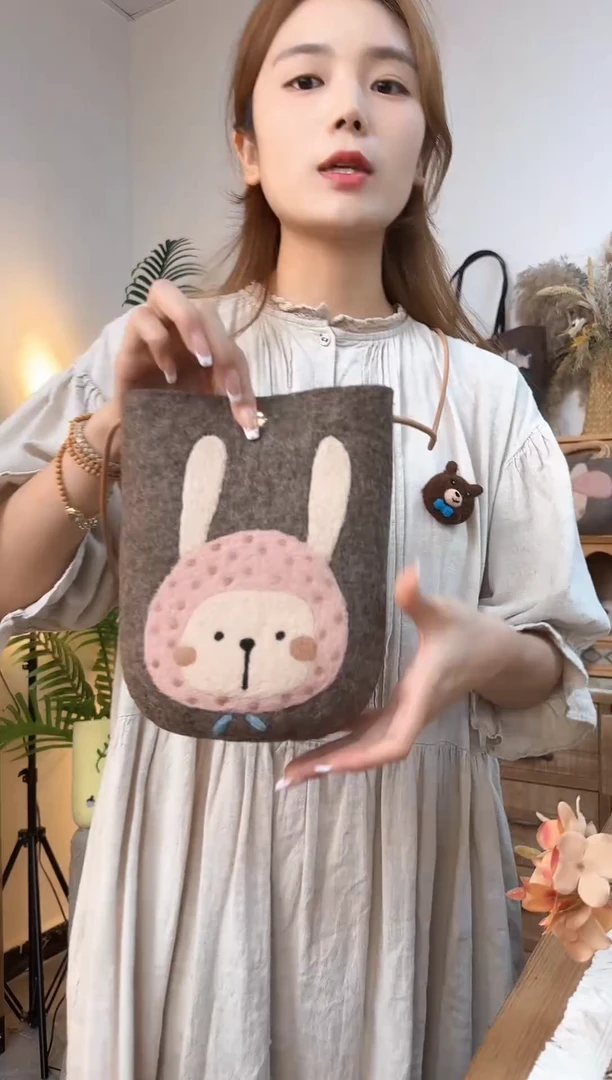 羊毛非遗纯手工 羊毛毡包包