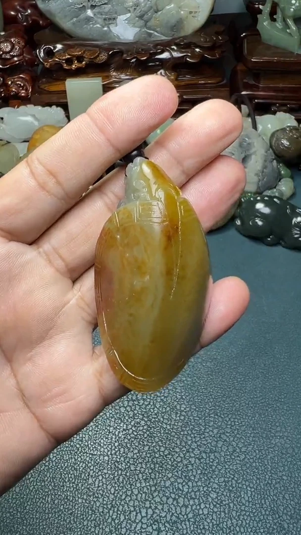 未镶嵌和田玉把件-