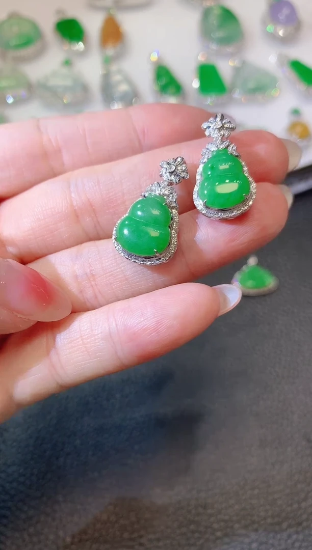 【闪购商品】翡翠吊坠(不含链)18K金镶嵌A3 多样性发货一件