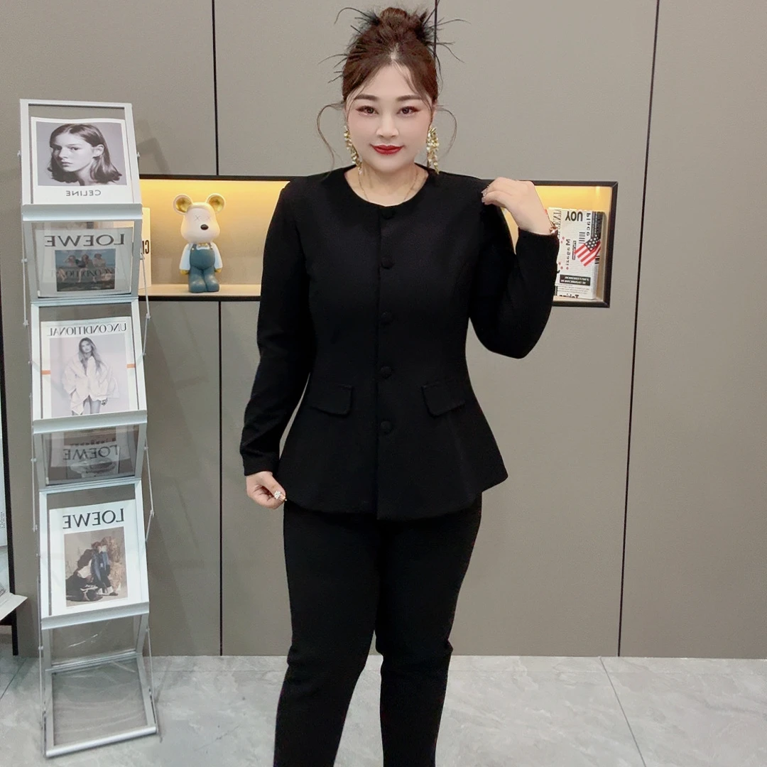 【早春两件套】2025早春高品气质纽扣显瘦大码女装西服两件套装