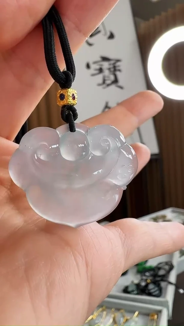 颈饰未镶嵌翡翠吊坠