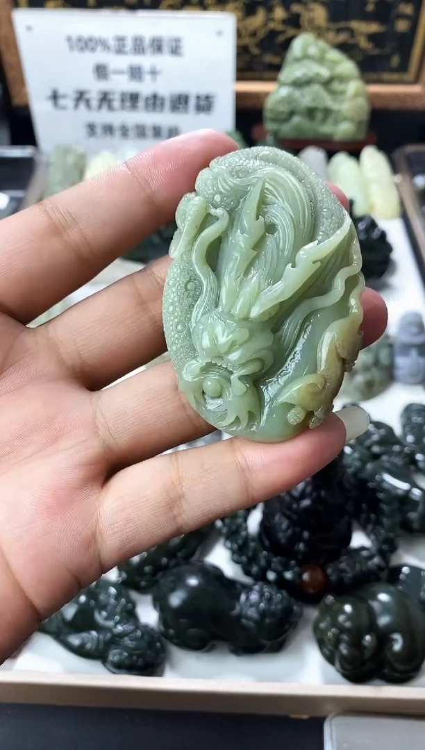 颈饰未镶嵌和田玉1