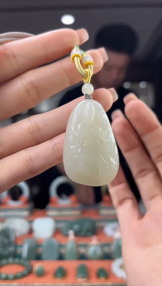 和田玉未镶嵌颈饰佩佩