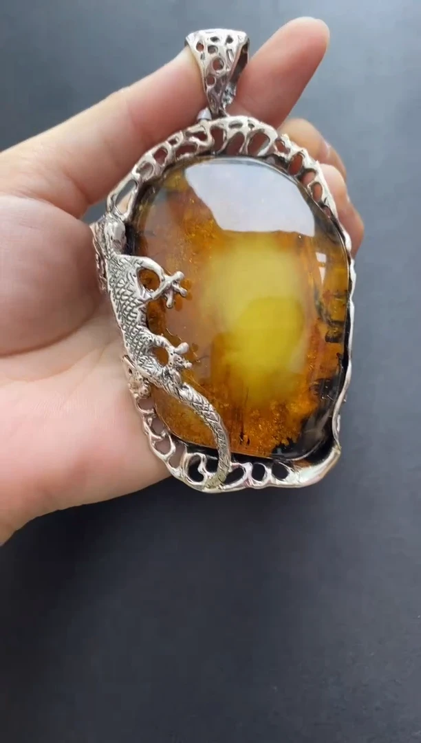 裸石琥珀未镶嵌吊坠