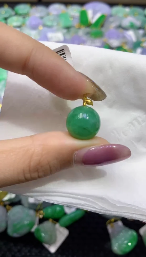 颈饰18K金镶嵌翡翠天然缅甸翡翠A货