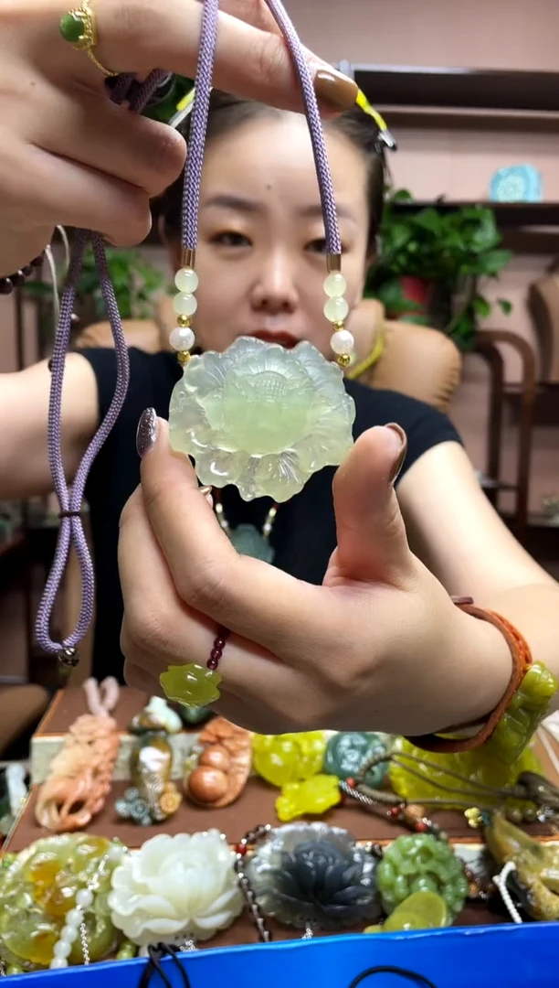 未镶嵌岫玉吊坠·1