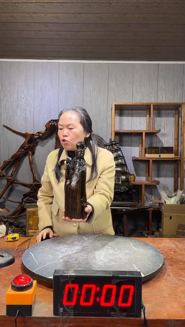金丝楠人**梦阴沉木观音摆件