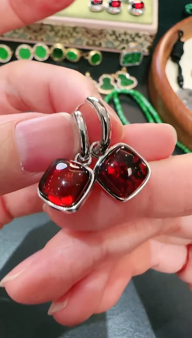 【闪购商品】琥珀颈饰银S925镶嵌耳饰