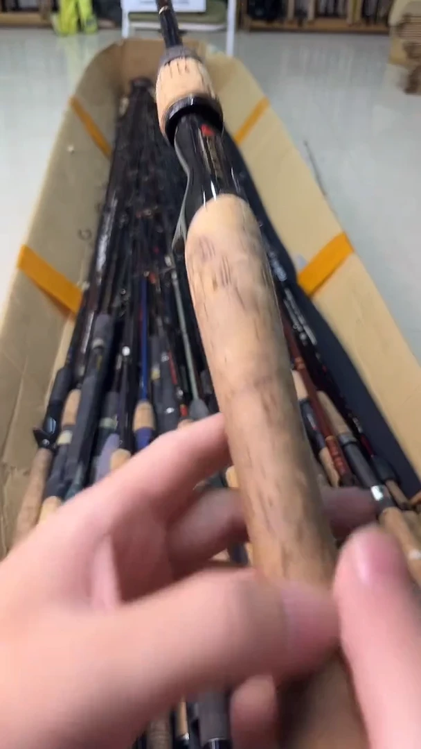 视*中古鱼竿，实物以直播间为准