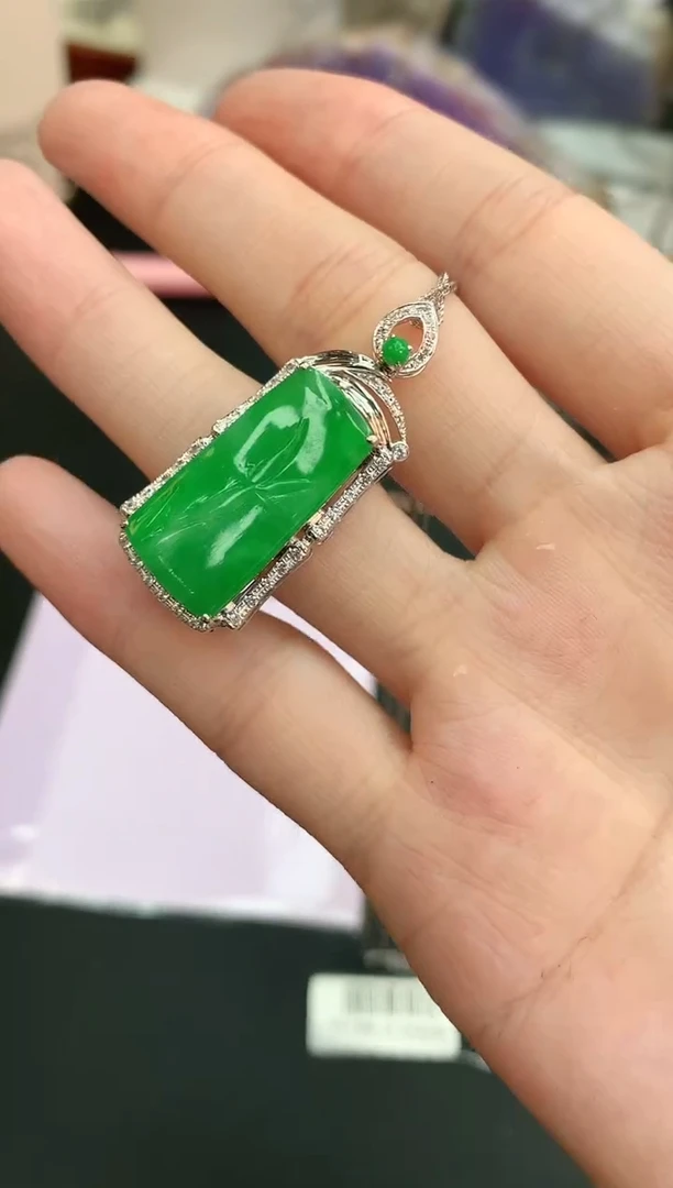 【闪购商品】翡翠颈饰18K金镶嵌赠礼盒证书 小君