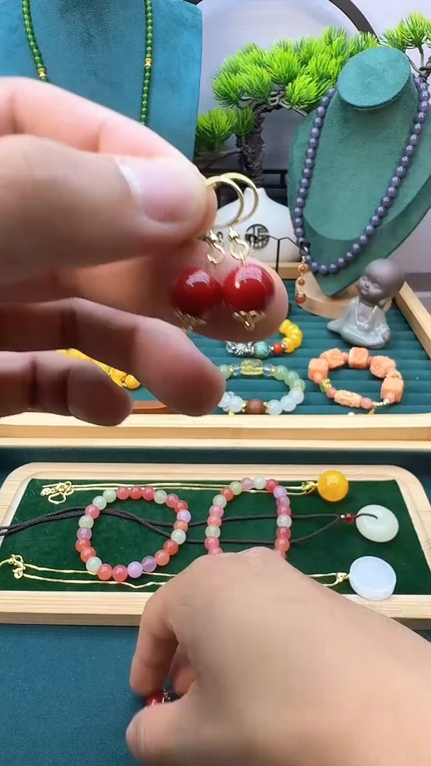 玛瑙/玉髓耳钉14K金镶嵌E161