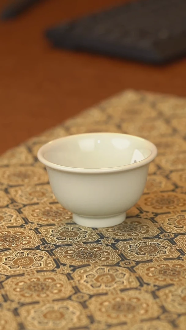 杯子舜瓷甜白釉压手杯