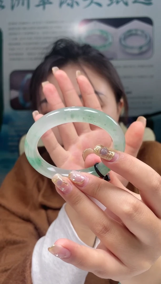 【闪购商品】石英质玉手镯未镶嵌非洲翠手镯多样性发货