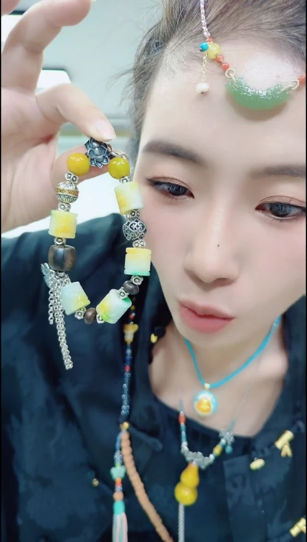 04132黄桶珠手串