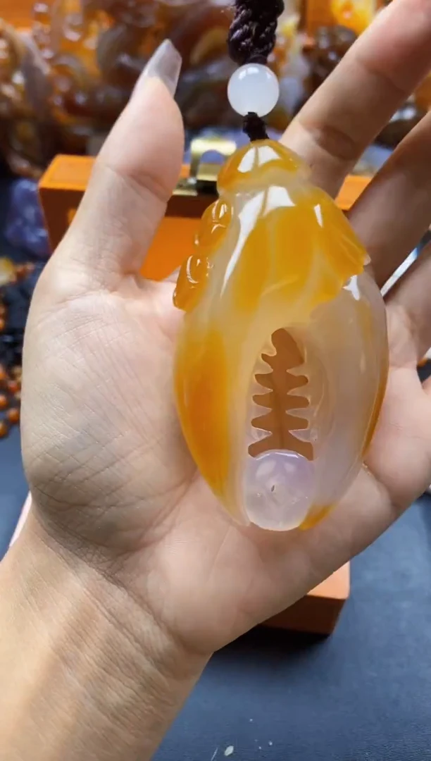 玛瑙/玉髓挂件未镶嵌浪*?ll