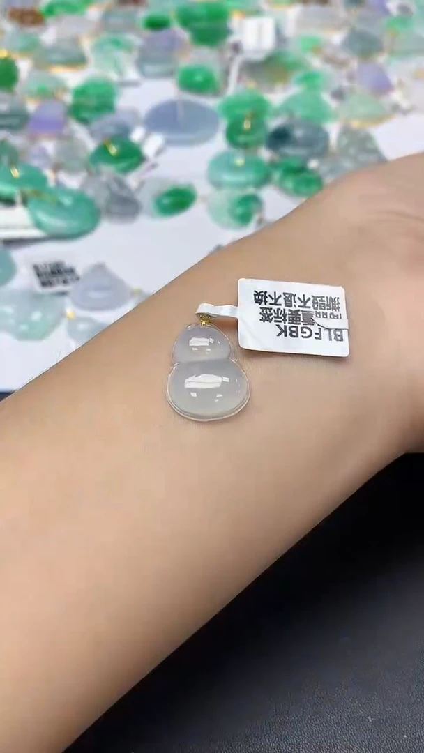 翡翠未镶嵌颈饰天然缅甸a货翡翠