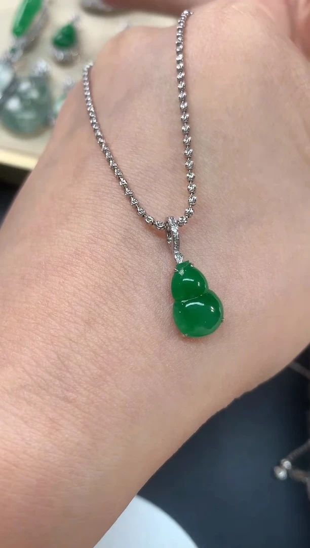 【闪购商品】翡翠吊坠(不含链)18K金镶嵌葫芦A37|2800