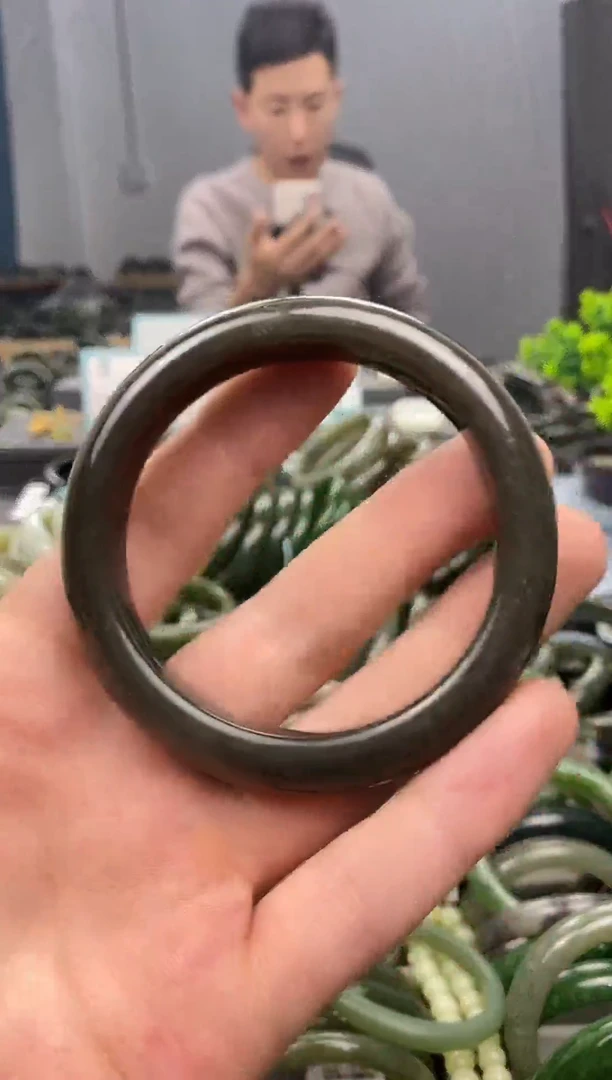 未镶嵌手镯和田玉56.4