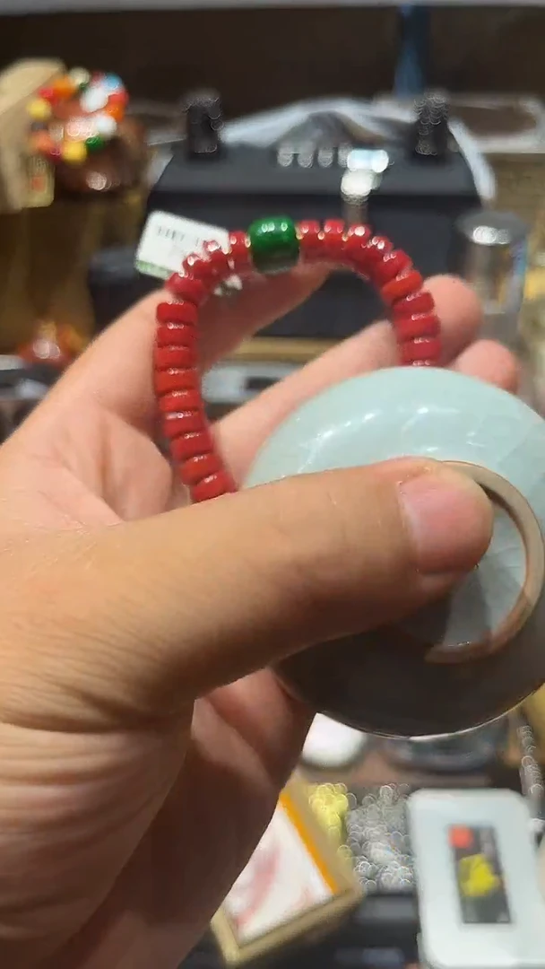 瓷片闪购商品 如图所示