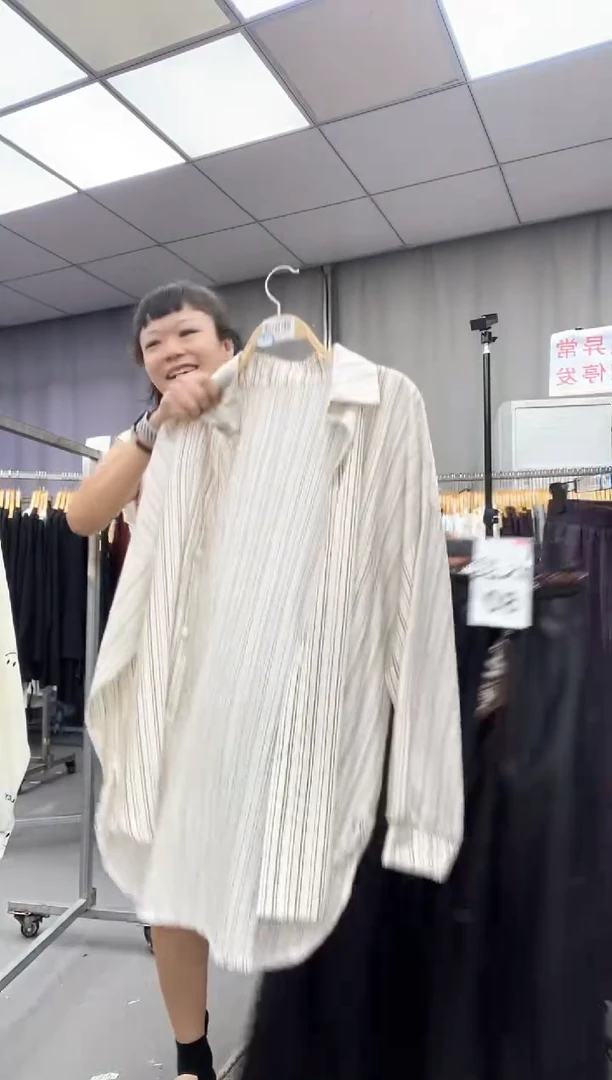 棉大哥家漂亮衣服漂亮颜色