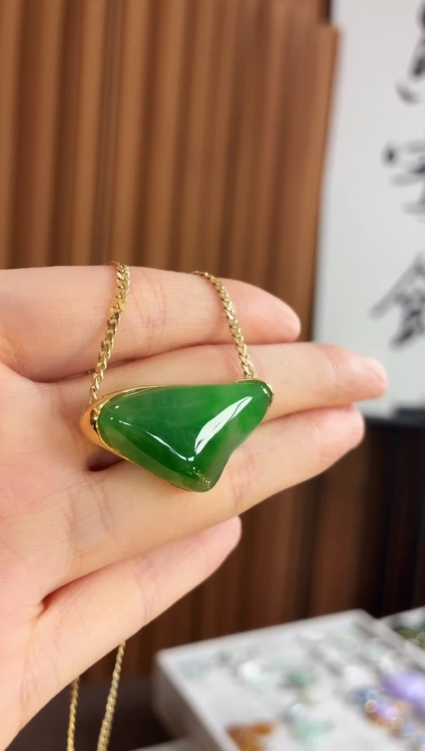 吊坠(不含链)18K金镶嵌翡翠吊坠