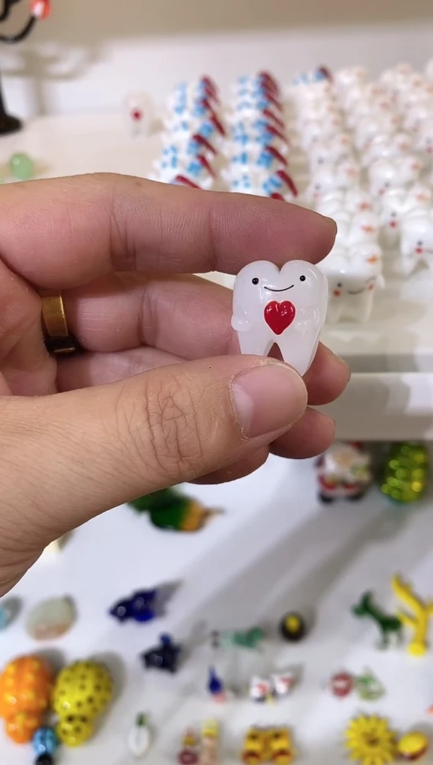 琉璃手工艺品?****?牙齿