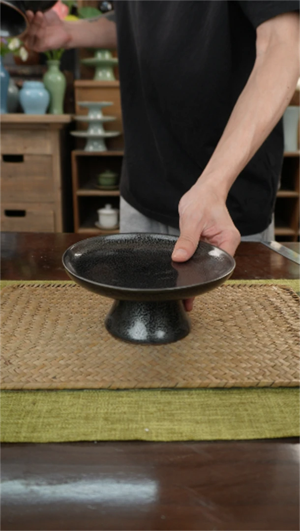 【闪购商品】玄黑色团圆细脚高足果盘15cm