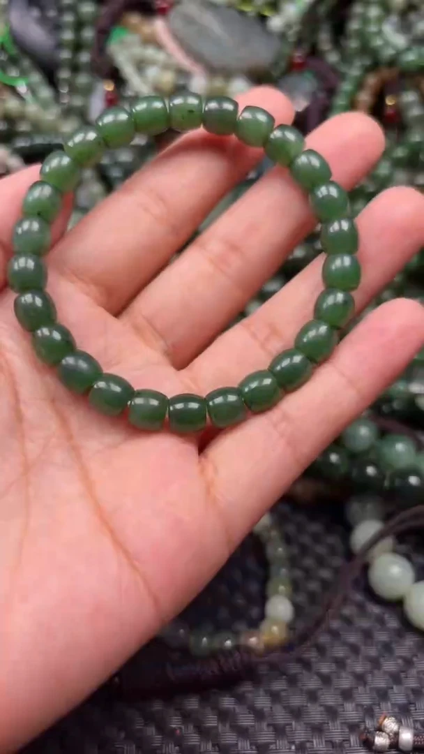 和田玉未镶嵌颈饰1