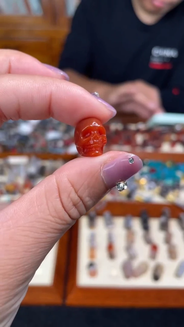 玛瑙/玉髓颈饰未镶嵌44红骷髅