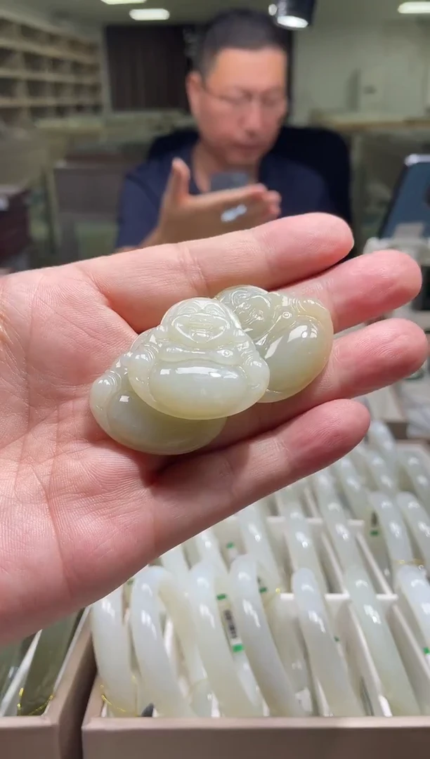 颈饰未镶嵌和田玉佛公多样性发货其一