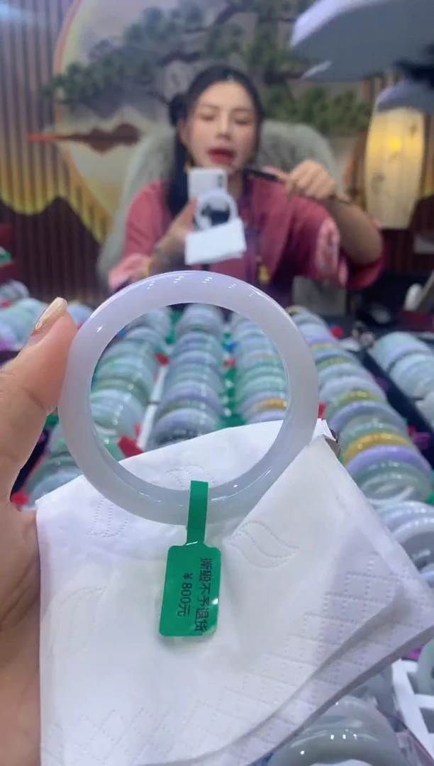 【闪购商品】翡翠手镯未镶嵌多人01789