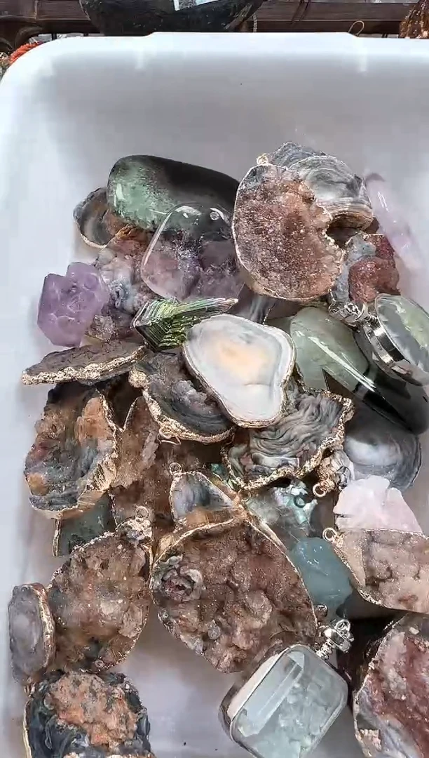 玛瑙/玉髓吊坠(赠链)未镶嵌54665689