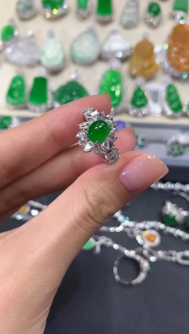 【闪购商品】翡翠18K金镶嵌戒指w60