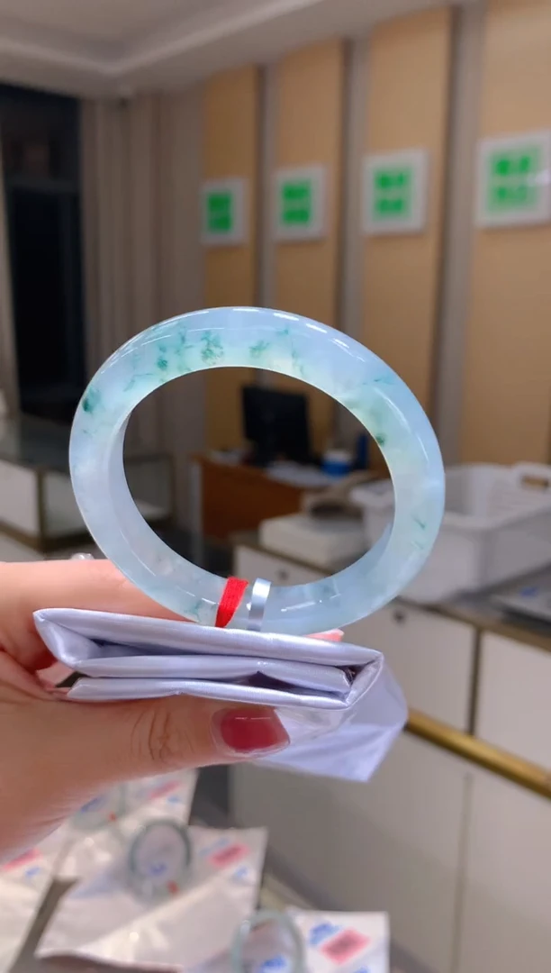 翡翠手镯未镶嵌22-翡翠手镯拆单2万总价9.8万