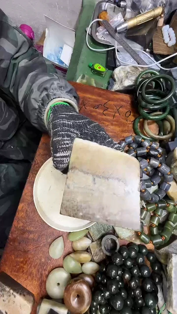 未镶嵌和田玉珠宝半成品1