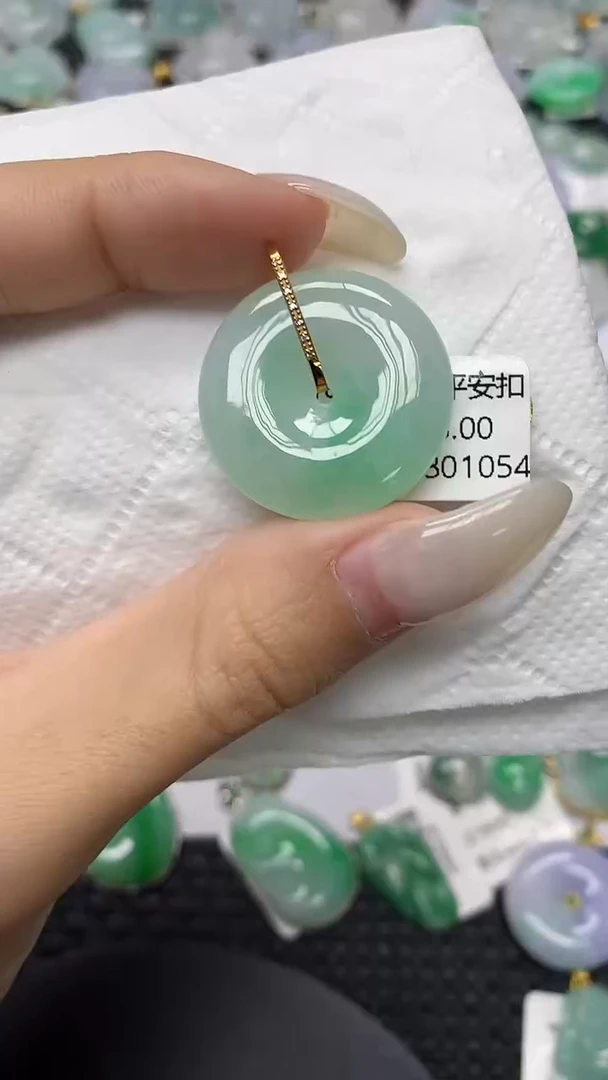 颈饰18K金镶嵌翡翠11111111111