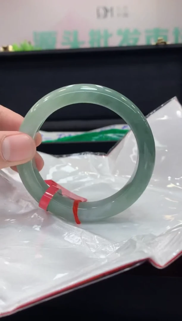 未镶嵌手镯翡翠翡翠手镯