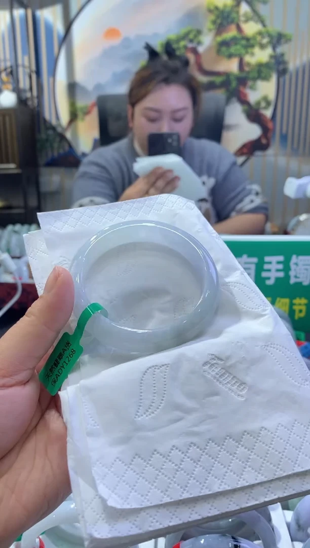 【闪购商品】翡翠手镯未镶嵌多人03764